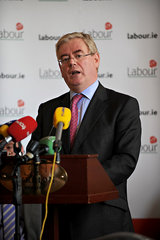 Eamon launching our Lisbon Referendum campaign 